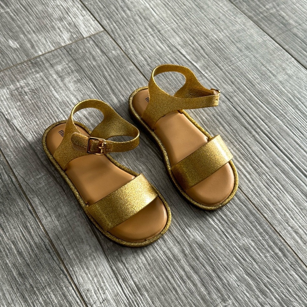 Mini Melissa size 10
